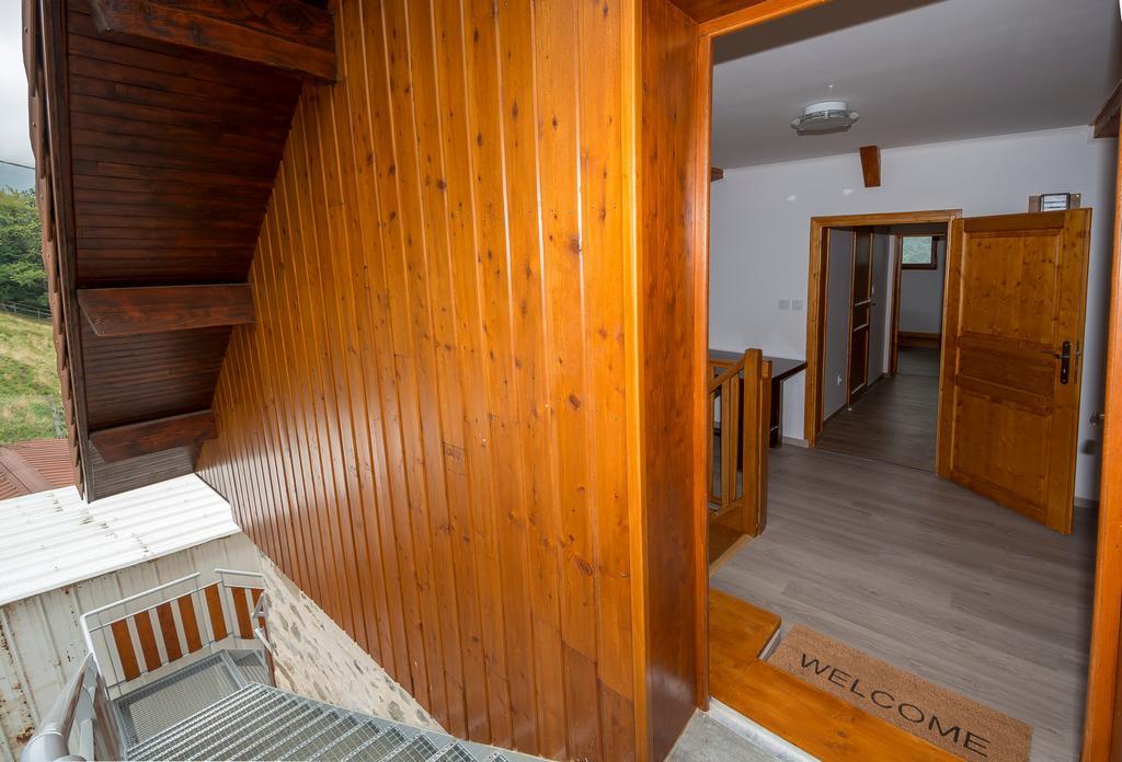 Le Carnival Bed & Breakfast Laval  Exterior foto